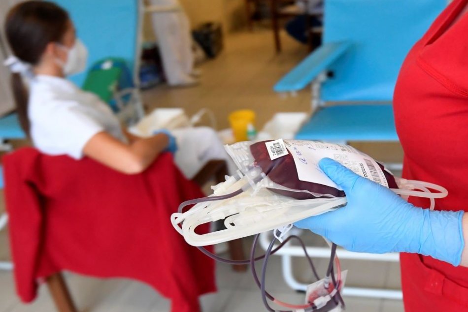 Ilustračný obrázok k článku Študenti z Nitry chcú pomôcť zraneným vo vojne: Vyhlásili Kvapku krvi pre Ukrajinu