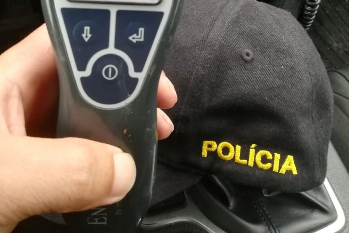 Ilustračný obrázok k článku Žena na ceste z nákupu nafúkala takmer 3,5 promile: Môžu jej zobrať auto!