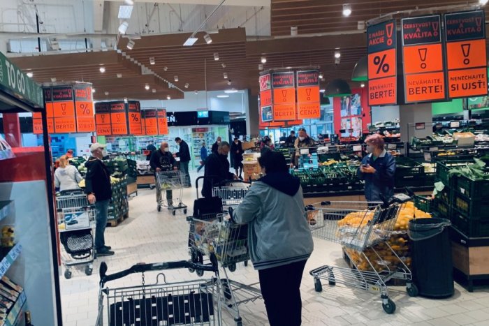 Ilustračný obrázok k článku RADY hygienikov pri NÁKUPE: Majte zoznam, s nikým sa nebavte a vyhýbajte sa plným uličkám!