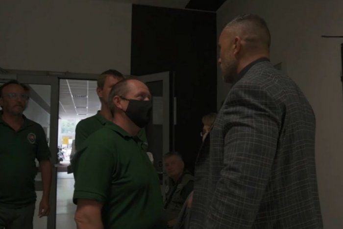 Ilustračný obrázok k článku Poslanec Suja má na krku trestné oznámenie: Agresívnym správaním narušil rokovanie, FOTO