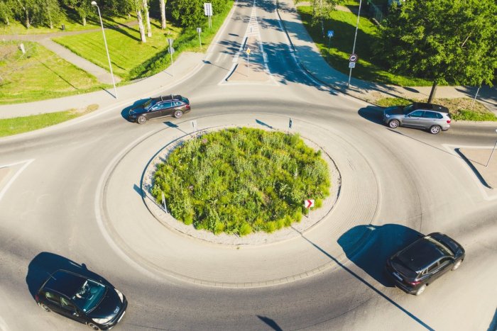 Ilustračný obrázok k článku Stredoslovenské mesto bojuje so ZÁPCHAMI: Podľa primátorky by pomohla kruhová KRIŽOVATKA