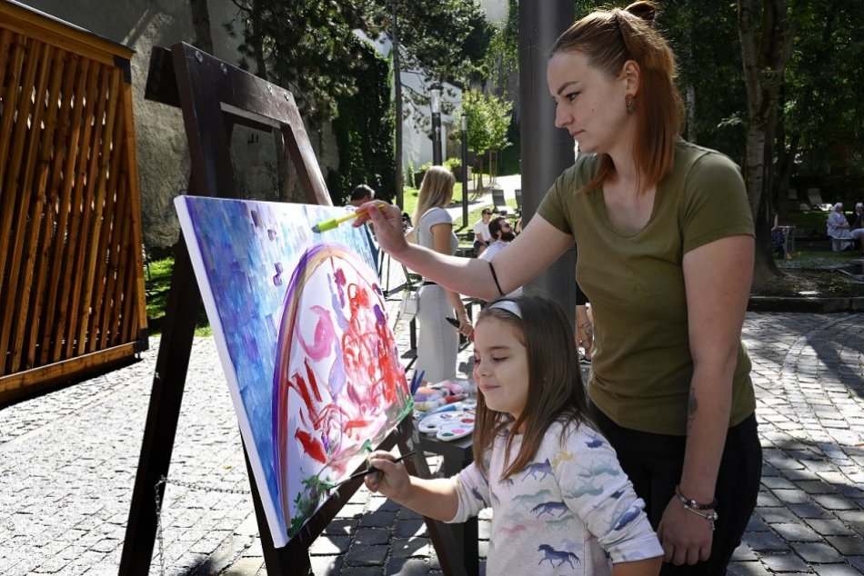 Ilustračný obrázok k článku Tvorivé dielne na Bojnickom zámku: Maľovať sa bude v romantickom krídle