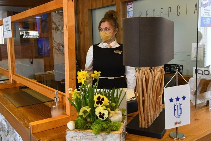 Ilustračný obrázok k článku Cestovný ruch v Tatrách čelí prepadu. Hotelieri varujú: Rekreačné poukazy nás nespasia!