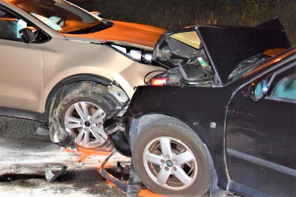 Ilustračný obrázok k článku Na mol opitý vodič prešiel do protismeru: Prišlo k zrážke, dvaja zranení, FOTO