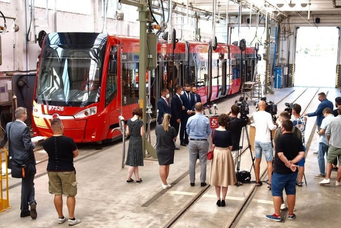 Ilustračný obrázok k článku Bratislava dostala peniaze na NOVÉ električky: Wifi, kamery aj KLIMATIZÁCIA budú samozrejmosťou