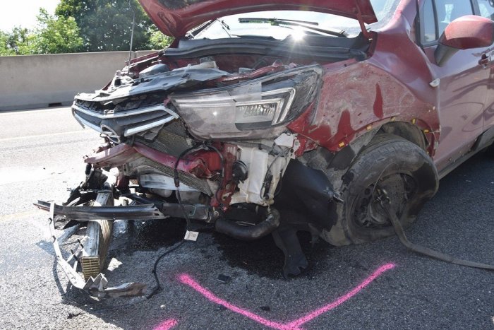 Ilustračný obrázok k článku Šofér dostal na diaľnici mikrospánok: Zobudil ho až silný náraz