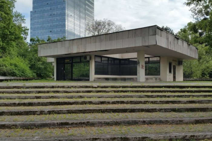 Ilustračný obrázok k článku Namiesto erotiky chutné jedlo a pitie. Budovu v Sade J. Kráľa čaká rekonštrukcia