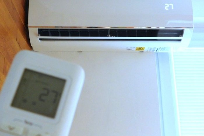 Ilustračný obrázok k článku V europarlamente sa pokazila klimatizácia. Poslanci sa BAVIA: Došlo globálne OTEPĽOVANIE!