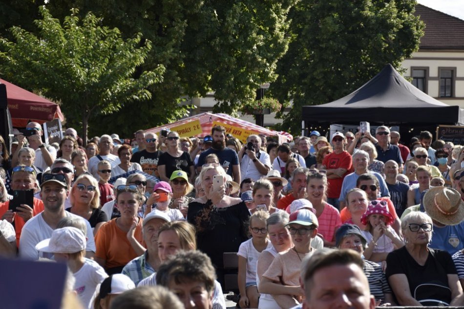 Ilustračný obrázok k článku Mikulášske námestie ožilo Švábkafestom: Oslava Liptovských drobov na FOTO