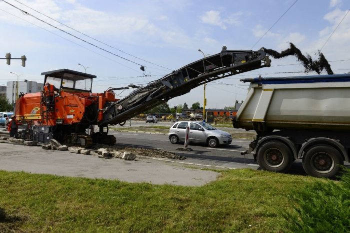 Ilustračný obrázok k článku Návštevou pápeža budú mať Košičania opravené cesty za takmer MILIÓN eur