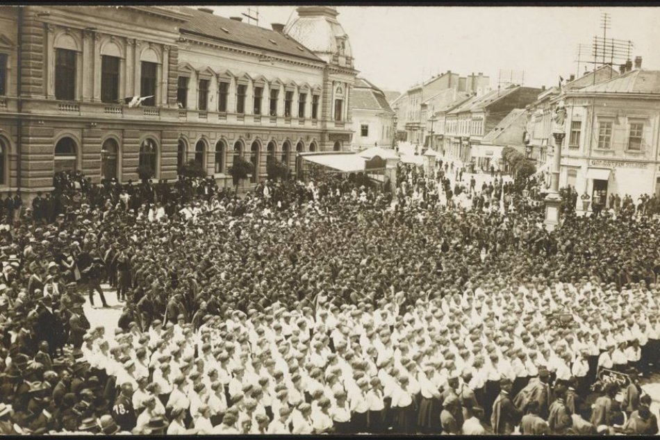 Ilustračný obrázok k článku Ohňostroj, sprievod i demonštrácie: UNIKÁTNE zábery na Pribinove slávnosti v Nitre