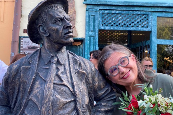 Ilustračný obrázok k článku Korzo v meste na východe Slovenska ožilo: Môže za to socha herca Jozefa Kronera, FOTO