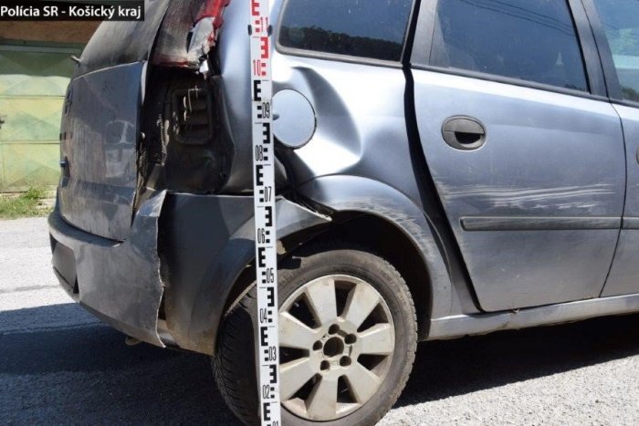 Ilustračný obrázok k článku Kuriózna nehoda: Deväťročný chlapček z Rožňavského okresu sadol za volant a nabúral