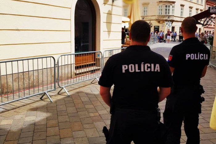 Ilustračný obrázok k článku V centre Bratislavy sa pobili dve ženy. Jedna z nich bola tehotná, druhá opitá