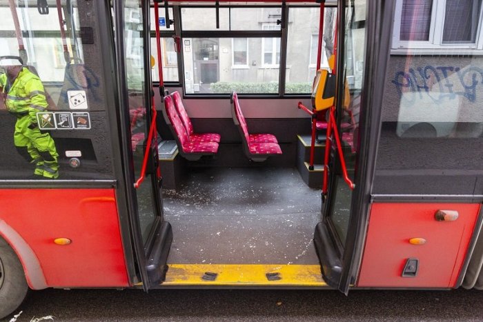 Ilustračný obrázok k článku HAVÁRIA na frekventovanej ceste v centre Bratislavy: Autobus sa ZRAZIL s trolejbusom