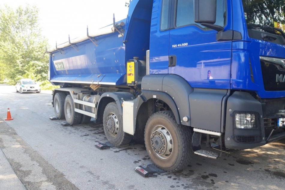 Ilustračný obrázok k článku Považskobystričania si vypýtali policajnú akciu: V Milochove rozdali 11 pokút