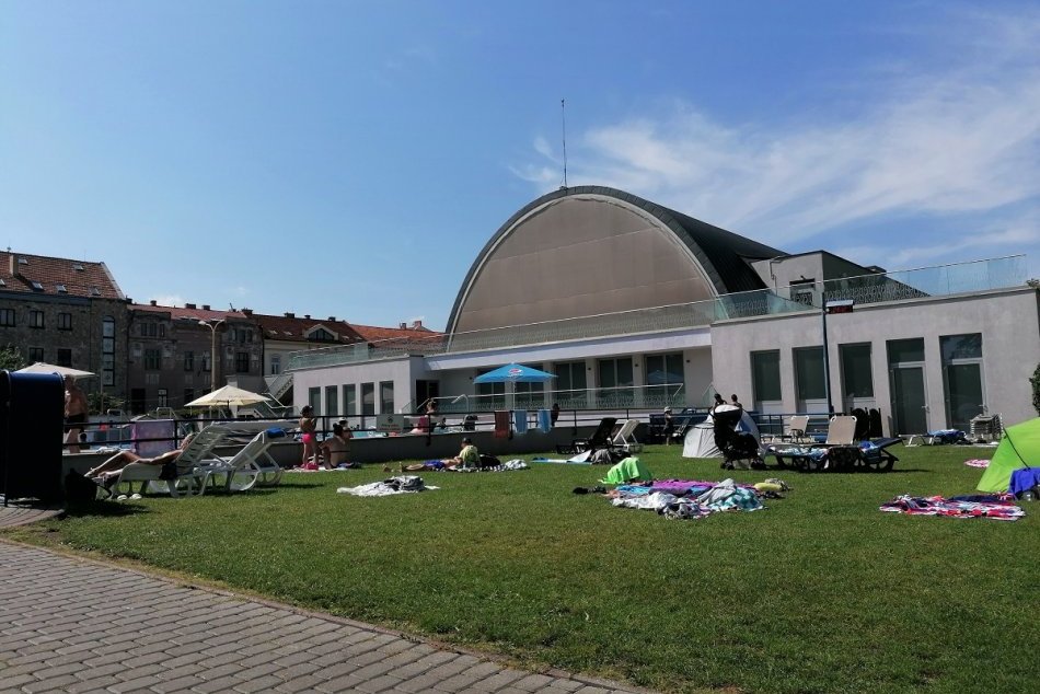 Ilustračný obrázok k článku Nezabudnite. Na košické kúpaliská si pripravte covid pasy. Pri bráne vás skontrolujú, FOTO