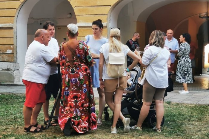 Ilustračný obrázok k článku Oranžových bude 14 okresov: Kam zaradili Trenčiansky kraj a čo treba dodržiavať?