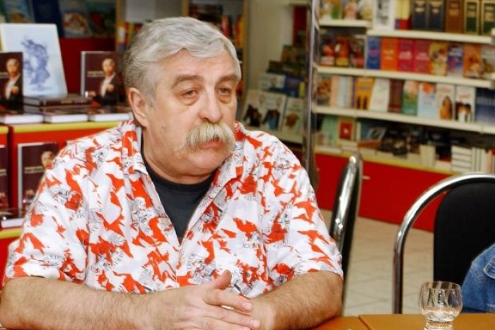 Ilustračný obrázok k článku Nezabudnuteľný komik a herec Július Satinský by sa dnes dožil 80 rokov