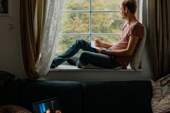 Ilustračný obrázok k článku V EÚ patríme k najhorším: Dokedy mladí Slováci využívajú pohodlie MAMA hotela?