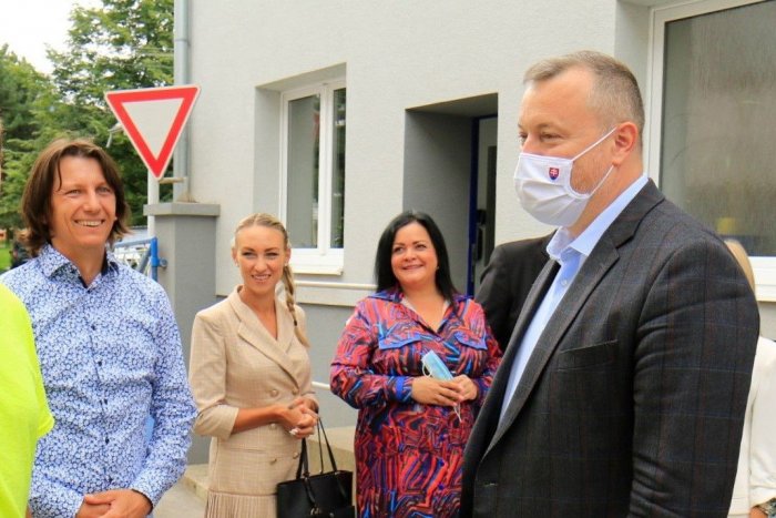 Ilustračný obrázok k článku Pochvala pre handlovskú firmu: Čo sa páči ministrovi Milanovi Krajniakovi?