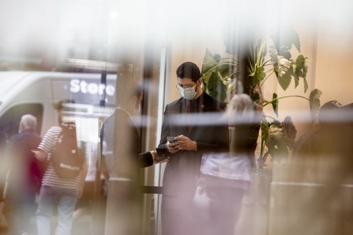 Ilustračný obrázok k článku Nedomyslené opatrenia? Nemáme AKO kontrolovať zamestnancov, sťažujú sa firmy