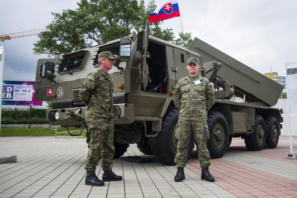 Ilustračný obrázok k článku Obrnené vozidlá aj obľúbené dynamické ukážky: Začal sa veľtrh obrannej techniky IDEB