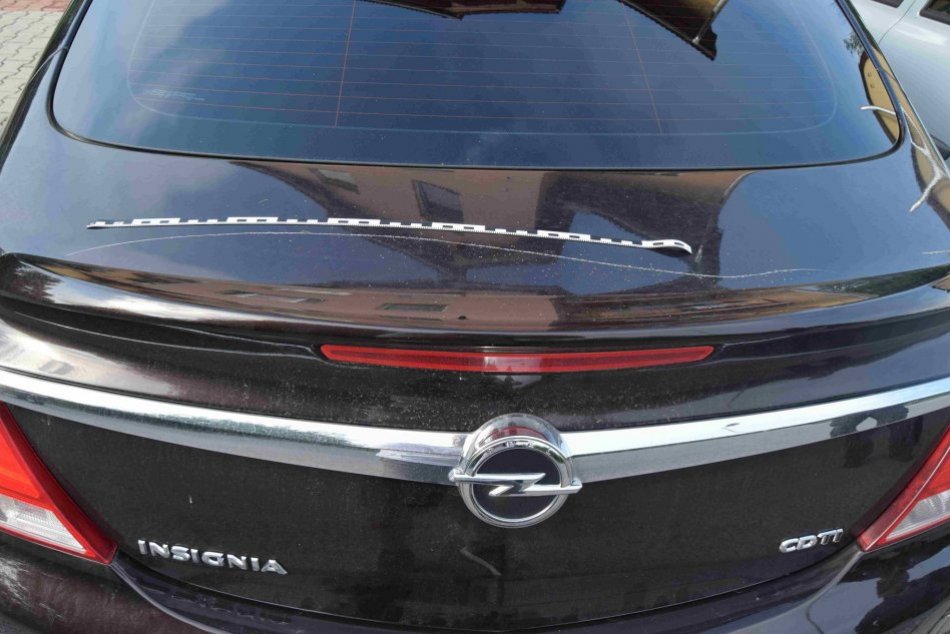 Ilustračný obrázok k článku Nepochopiteľné vyčíňanie na bystrickej ulici: Niekto poškodil až 9 áut, FOTO