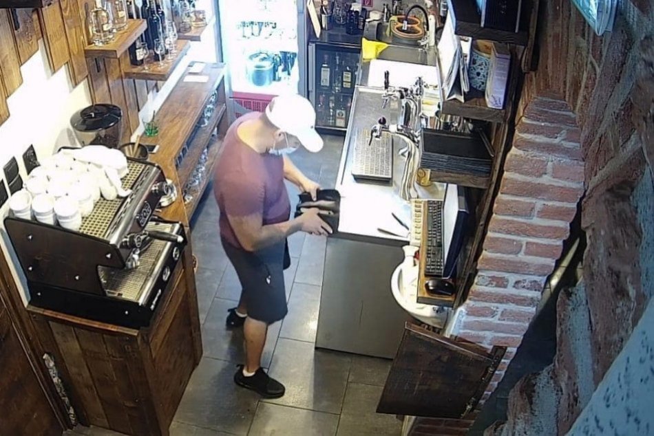 Ilustračný obrázok k článku Krádež v nitrianskej reštaurácii: Polícia hľadá muža zo ZÁBEROV