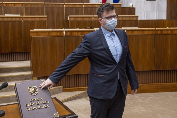 Ilustračný obrázok k článku Poslanec OĽANO Jozef Bubnár KONČÍ vo funkcii: Mal dosť vyhrážok i priania smrti