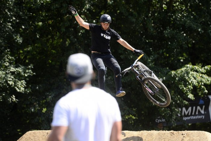 Ilustračný obrázok k článku Bicyklový festival v Kálnici prináša poriadnu dávku adrenalínu