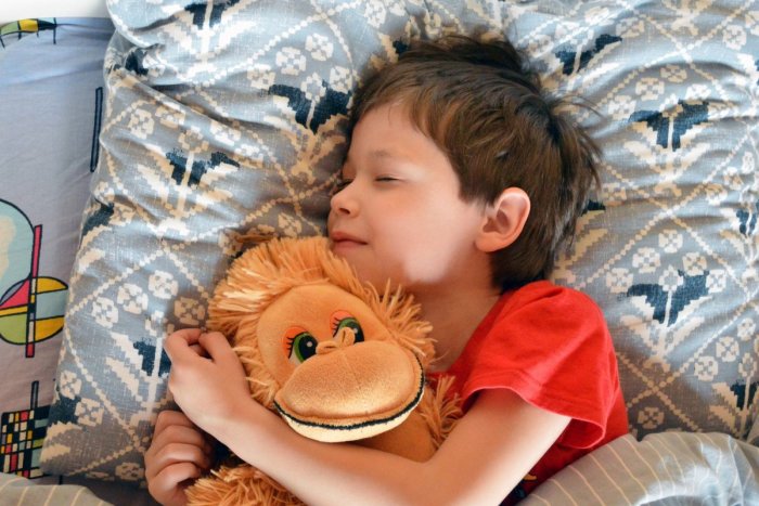 Ilustračný obrázok k článku Nevábne ŽLTÉ škvrny na poduške neignorujte: Škodia zdraviu, nestačí prezliecť obliečku