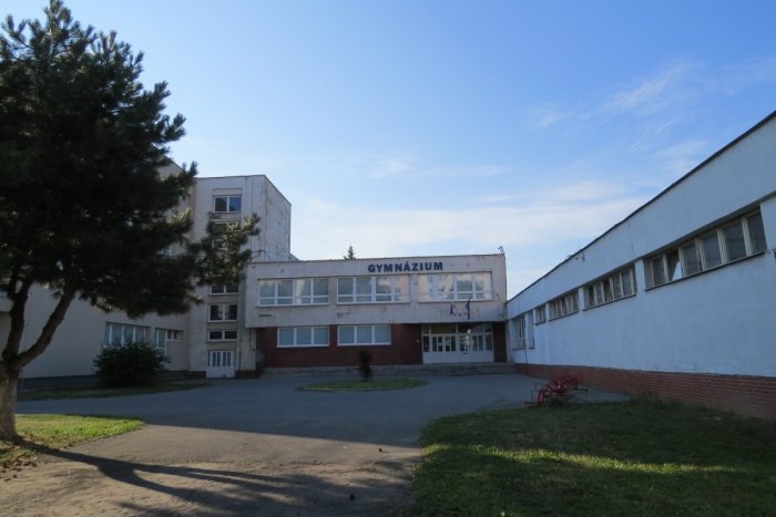 Ilustračný obrázok k článku Ľudí na úteku pred vojnou prichýlia aj v telocvični michalovského gymnázia