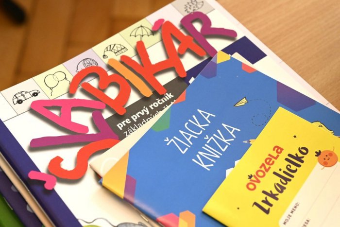 Ilustračný obrázok k článku Veľký návrat žiakov do škôl: Do lavíc zasadne viac ako 65-tisíc prvákov