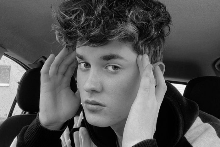 Ilustračný obrázok k článku Slovenská internetová scéna smúti: Zomrel mladý youtuber Majo Seman