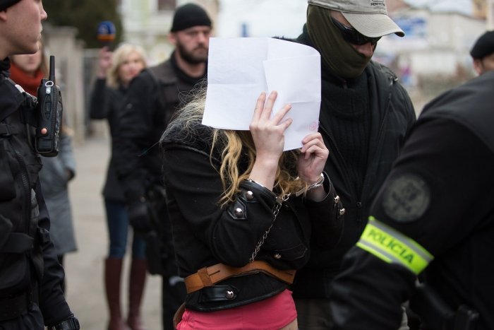 Ilustračný obrázok k článku Vyhrážala sa Čaputovej i pomočila korán: Sheilu odsúdili na psychiatrickú liečbu