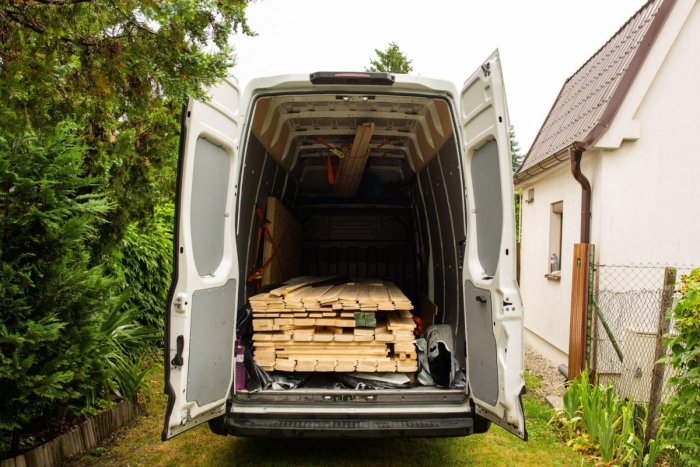 Doručenie skúsená firma po dohode zabezpečí i pri ťažšej dostupnosti.