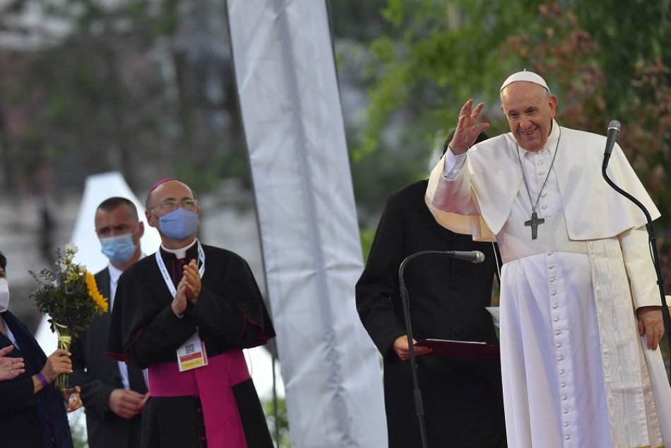 Ilustračný obrázok k článku Pápež František na Luníku IX: Rómom adresoval silné slová, FOTO a VIDEO