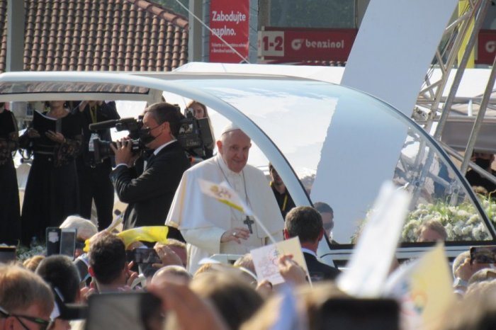 Ilustračný obrázok k článku Je v hre pápežova ABDIKÁCIA? Jeho zdravotný stav je napriek zlepšeniu stále KRITICKÝ