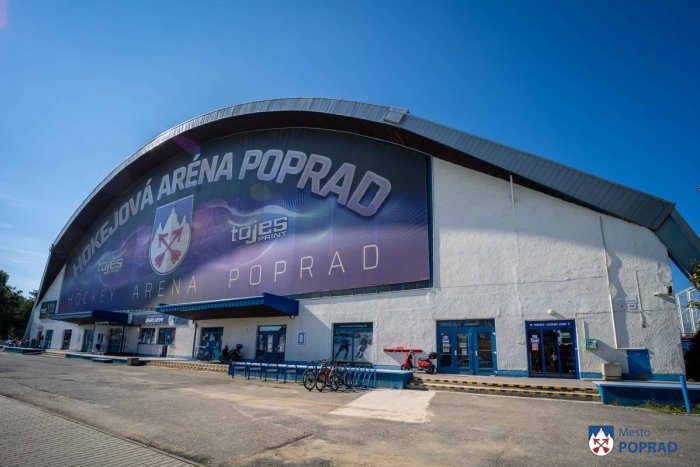 Ilustračný obrázok k článku Ten rozdiel vám hneď padne do očí: Mesto investovalo do popradskej arény státisíce, FOTO