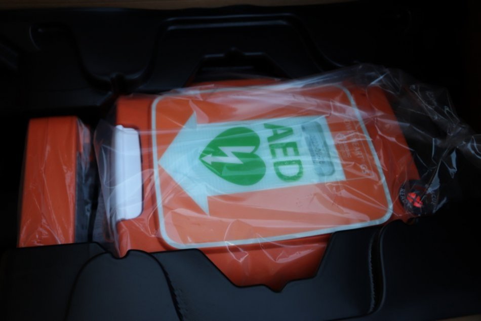 Ilustračný obrázok k článku Dôležité sekundy: Záchranári zabezpečili do miest a obcí pod Tatrami 183 defibrilátorov