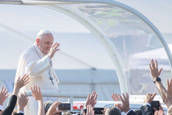 Ilustračný obrázok k článku VIETE, aký dar dostal Svätý Otec od trnavskej župy: Originálnu plastiku!