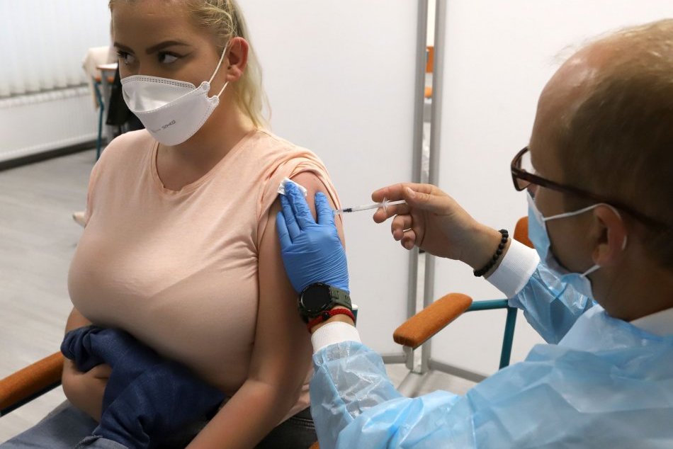 Ilustračný obrázok k článku Kraj pokračuje v očkovaní v obchodných domoch: Na Poprad si vyčlenil jeden deň