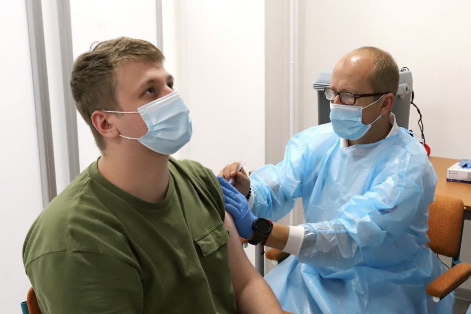 Ilustračný obrázok k článku V Šali sa bude očkovať počas celého víkendu: Šancu dostanú aj neregistrovaní