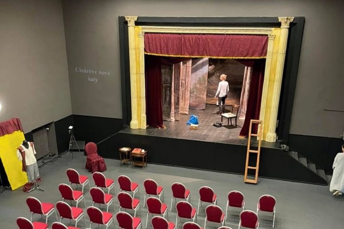 Ilustračný obrázok k článku Predstavenia si môžu užiť aj nepočujúci: Nové divadlo pripravilo tri inscenácie