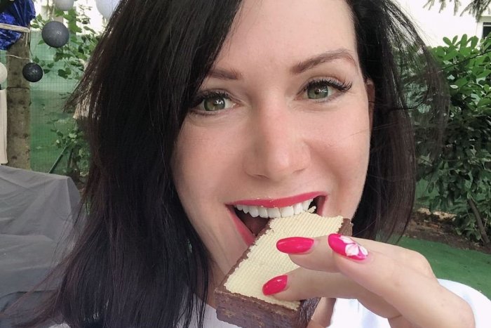 Ilustračný obrázok k článku Cigániková a Žiak budú musieť vysvetliť FOTKY s oblátkami. Bola to reklama?