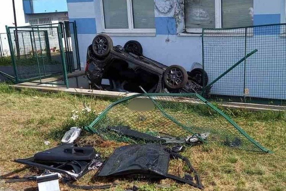 Ilustračný obrázok k článku Hrozivé zábery z miesta nehody pri Bystrici: Skončila sa tragicky, FOTO