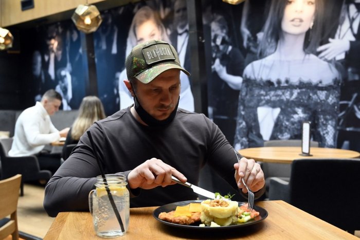 Ilustračný obrázok k článku Okres Ružomberok si polepší! Prejde z čiernej späť do bordovej farby