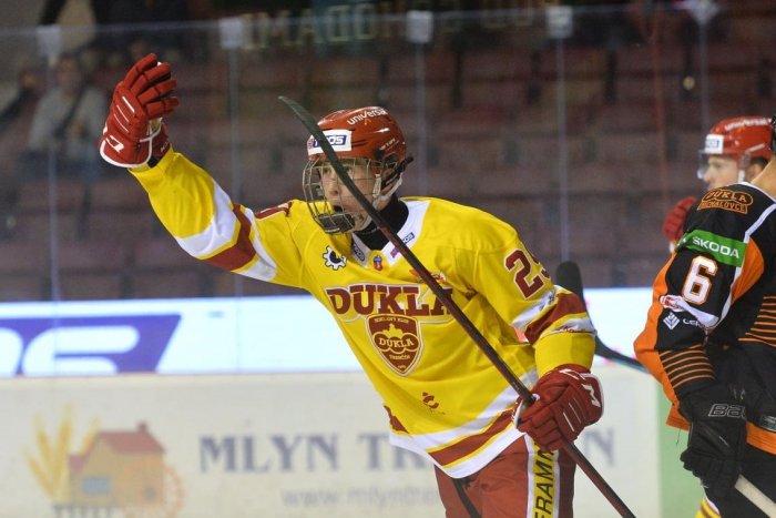 Ilustračný obrázok k článku Zrodila sa nová trenčianska hviezdička: V extralige zažiaril mladý Samuel Honzek