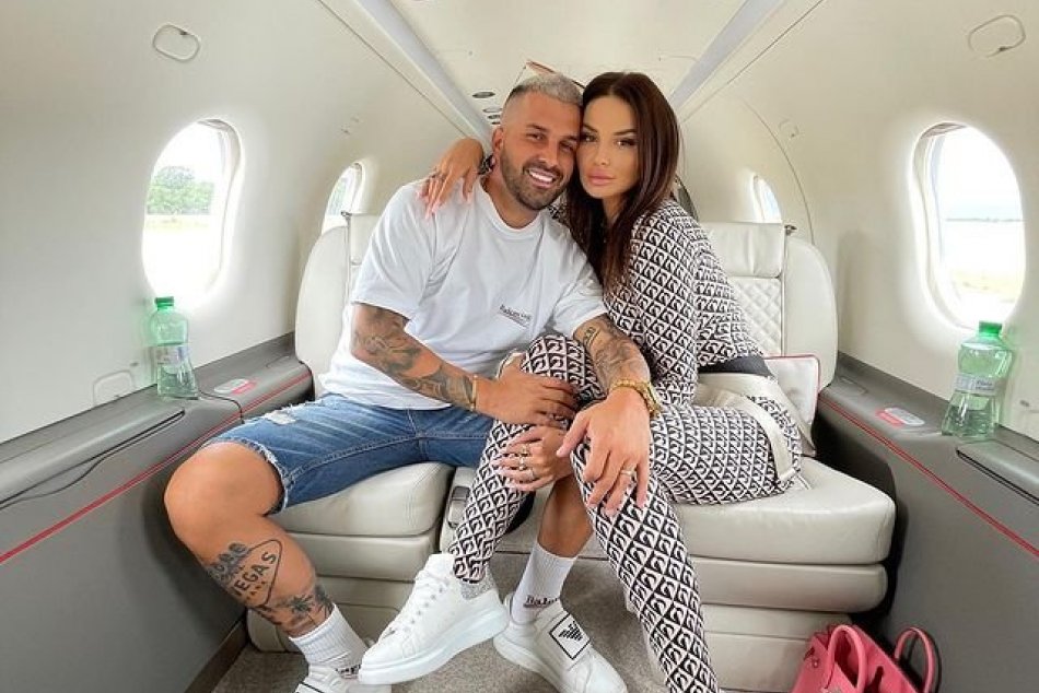 Ilustračný obrázok k článku Plačkovú a jej manžela zadržala NAKA: Kráľovná Instagramu vraj obchodovala s DROGAMI